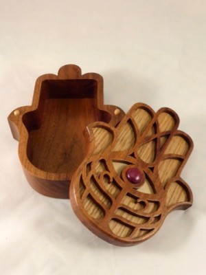 Hamsa box 2.JPG