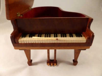 Piano box 3.JPG