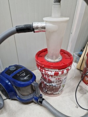cyclone vacuum3.jpg