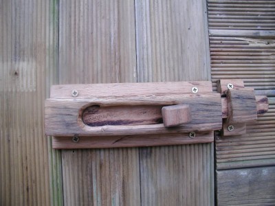 w0745 garden shed locker.JPG