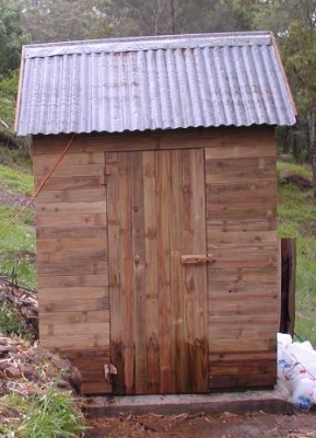 w0745 garden shed.JPG