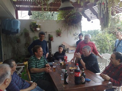 יאיר מסביר מדוע הכוס עדיין מלאה (Large).jpg