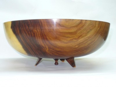 bowl on 3 legs.JPG